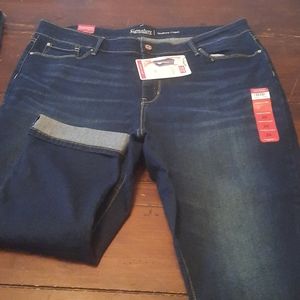Levi signature modern Capri jeans